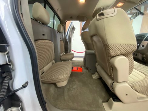 Used 2012 Nissan Frontier SV image 16