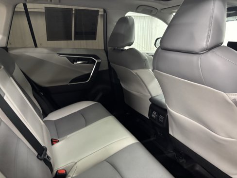 Used 2023 Toyota RAV4 Limited image 18