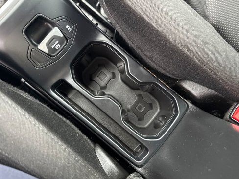 Used 2018 Jeep Renegade Sport w/ Power & Air Group image 36