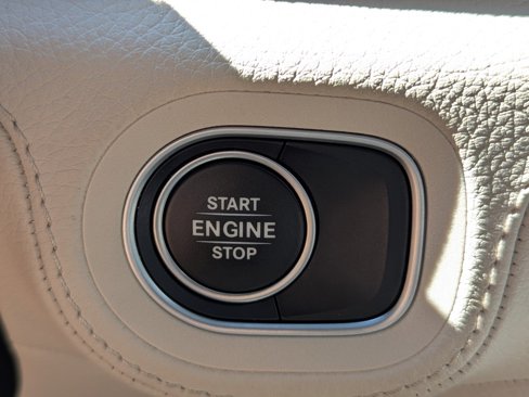 Used 2024 Mercedes-Benz GLE 450e 4MATIC image 35
