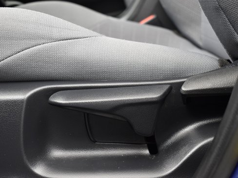 Used 2024 Toyota Corolla Cross SE image 9