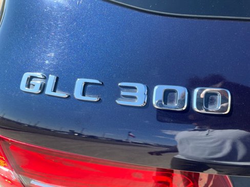 Used 2018 Mercedes-Benz GLC 300 4MATIC w/ Multimedia Package image 38