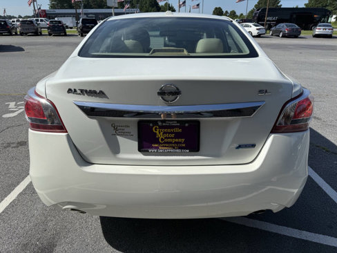Used 2013 Nissan Altima 2.5 SL w/ Technology Pkg image 17