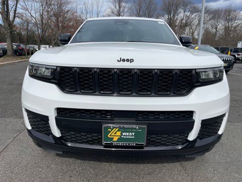New 2025 Jeep Grand Cherokee L Altitude image 2