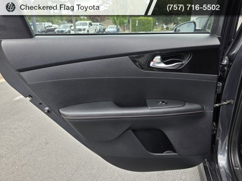 Used 2021 Kia Forte GT image 39