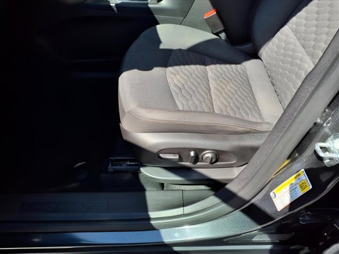 Used 2018 Chevrolet Equinox LT w/ Sun & Infotainment Package image 10
