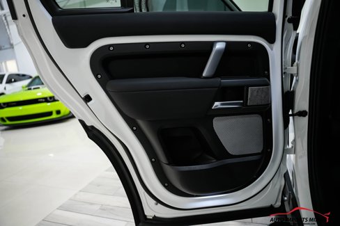 Used 2023 Land Rover Defender 110 X-Dynamic SE image 57