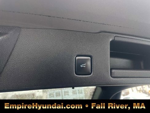 Used 2022 Ford Escape Titanium image 8