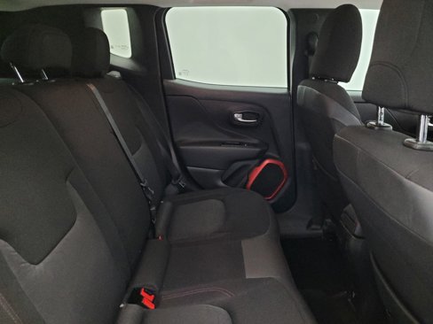 Used 2015 Jeep Renegade Trailhawk image 19