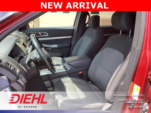 Used 2017 Ford Explorer XLT image 10
