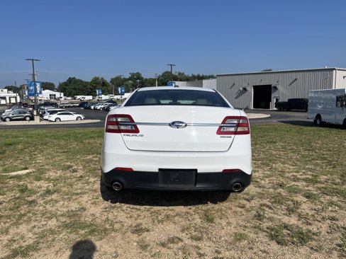 Used 2018 Ford Taurus SE image 5