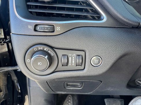 Used 2020 Jeep Cherokee Trailhawk w/ Comfort/Convenience Group image 26