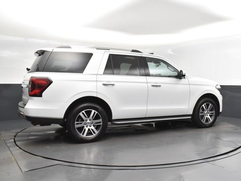 Used 2023 Ford Expedition Limited image 8
