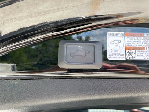 Used 2018 Toyota RAV4 Limited image 24