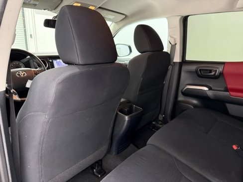 Used 2017 Toyota Tacoma SR5 image 28