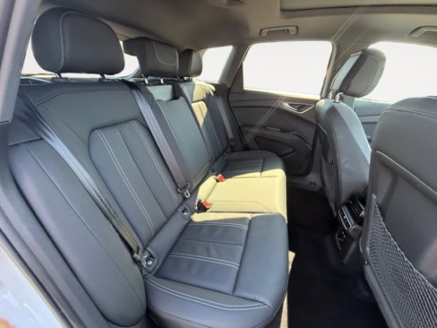 Used 2023 Audi Q4 e-tron Premium w/ Convenience Package image 18