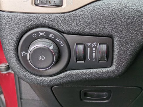 Used 2016 Jeep Cherokee Latitude w/ Safety/Convenience Group image 14