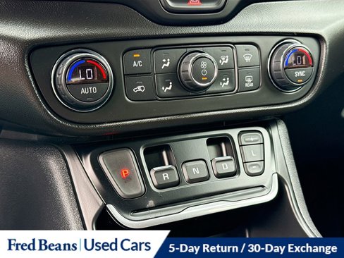 Used 2020 GMC Terrain SLE w/ Driver Convenience Package image 17