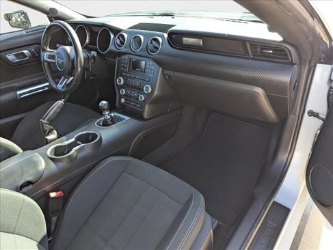 Used 2018 Ford Mustang Coupe image 19