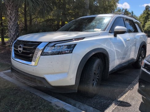 Used 2022 Nissan Pathfinder SV image 4