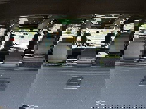 Certified 2022 Volkswagen Tiguan SE R-Line image 7