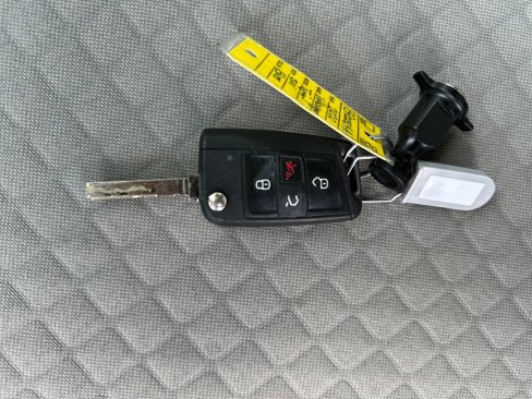 Used 2020 Volkswagen Tiguan S image 16