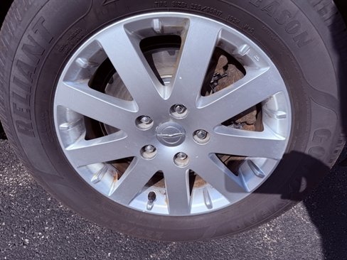 Used 2015 Chrysler Town & Country Touring image 12