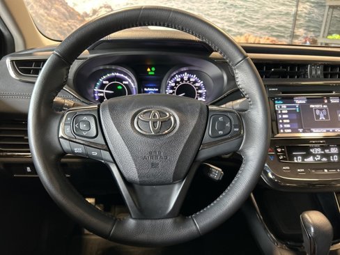 Used 2016 Toyota Avalon XLE Premium image 11