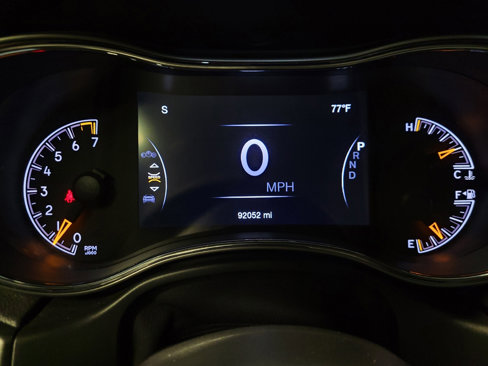 Used 2020 Jeep Grand Cherokee Laredo image 23