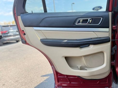 Used 2016 Ford Explorer XLT w/ Equipment Group 202A image 16