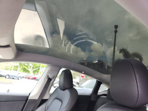 Used 2023 Tesla Model Y Long Range image 4