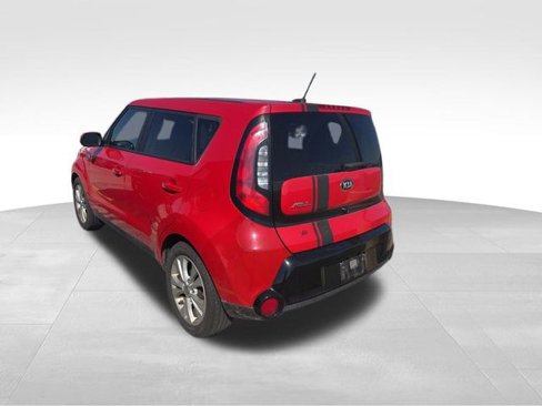 Used 2016 Kia Soul + image 5