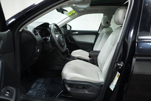 Used 2021 Volkswagen Tiguan SEL w/ 2-Row Tiguan MDO Package image 11