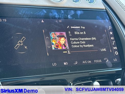 Used 2021 Aston Martin DBX image 32