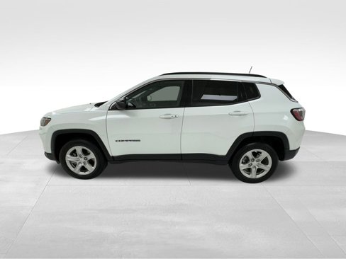Used 2024 Jeep Compass Latitude image 4