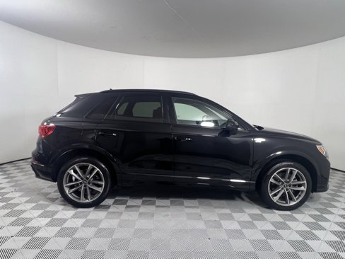 Certified 2022 Audi Q3 2.0T Premium Plus w/ Premium Plus Package image 8