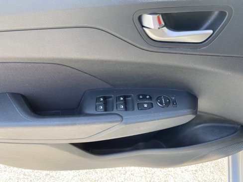 Used 2018 Hyundai Accent SE image 18