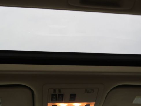 Used 2011 Cadillac Escalade ESV Premium image 29
