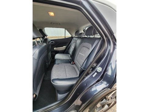 Used 2021 Hyundai Venue image 13