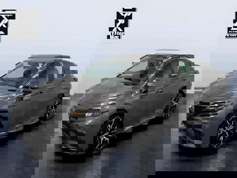 Used 2023 Toyota Camry SE image 1