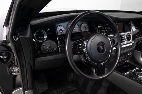 Used 2018 Rolls-Royce Dawn image 23
