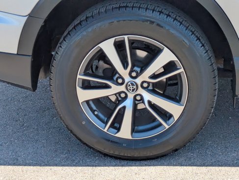 Used 2018 Toyota RAV4 XLE image 9