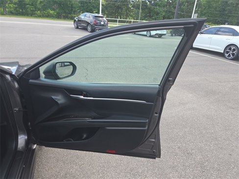 Used 2023 Toyota Camry SE image 32