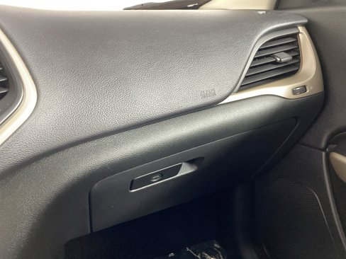Used 2018 Jeep Cherokee Limited image 31