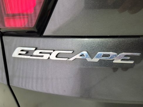 Used 2019 Ford Escape SE image 62