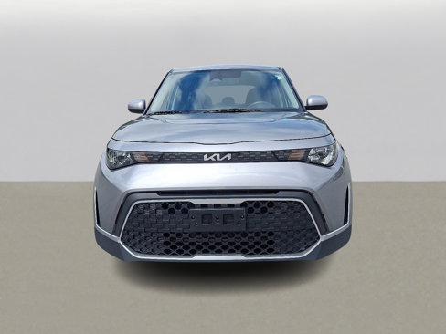 Used 2023 Kia Soul LX image 3