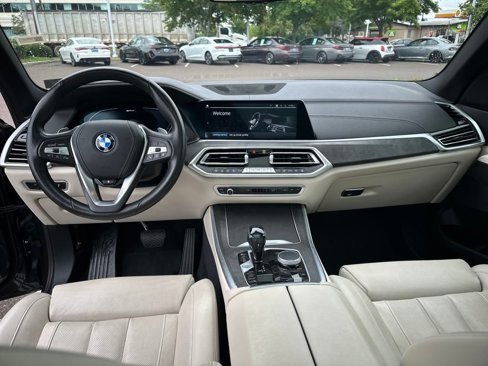 Certified 2022 BMW X5 xDrive45e w/ Luxury Seating Package image 11