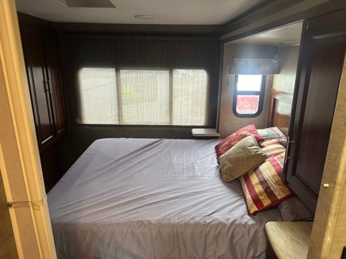 Used 2016 Ford E-450 and Econoline 450 Super Duty w/ Motorhome Prep Package image 31