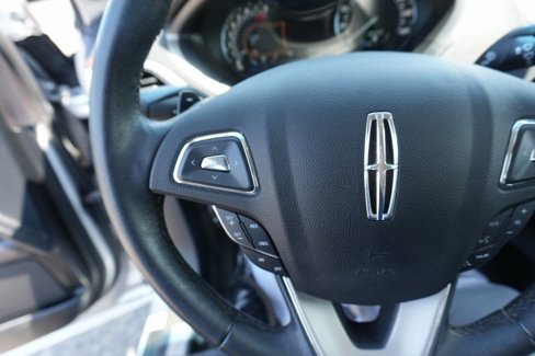 Used 2016 Lincoln MKZ AWD image 25