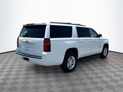 Used 2018 Chevrolet Suburban LT image 7